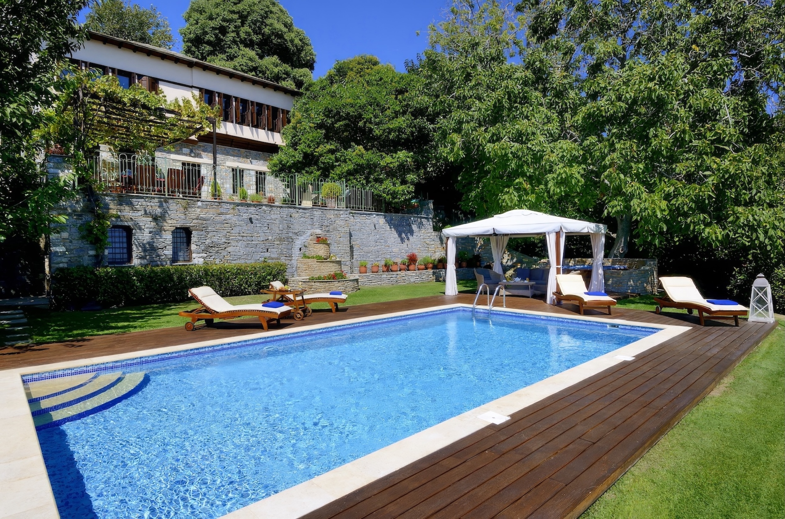 Villa in Milies - view 1