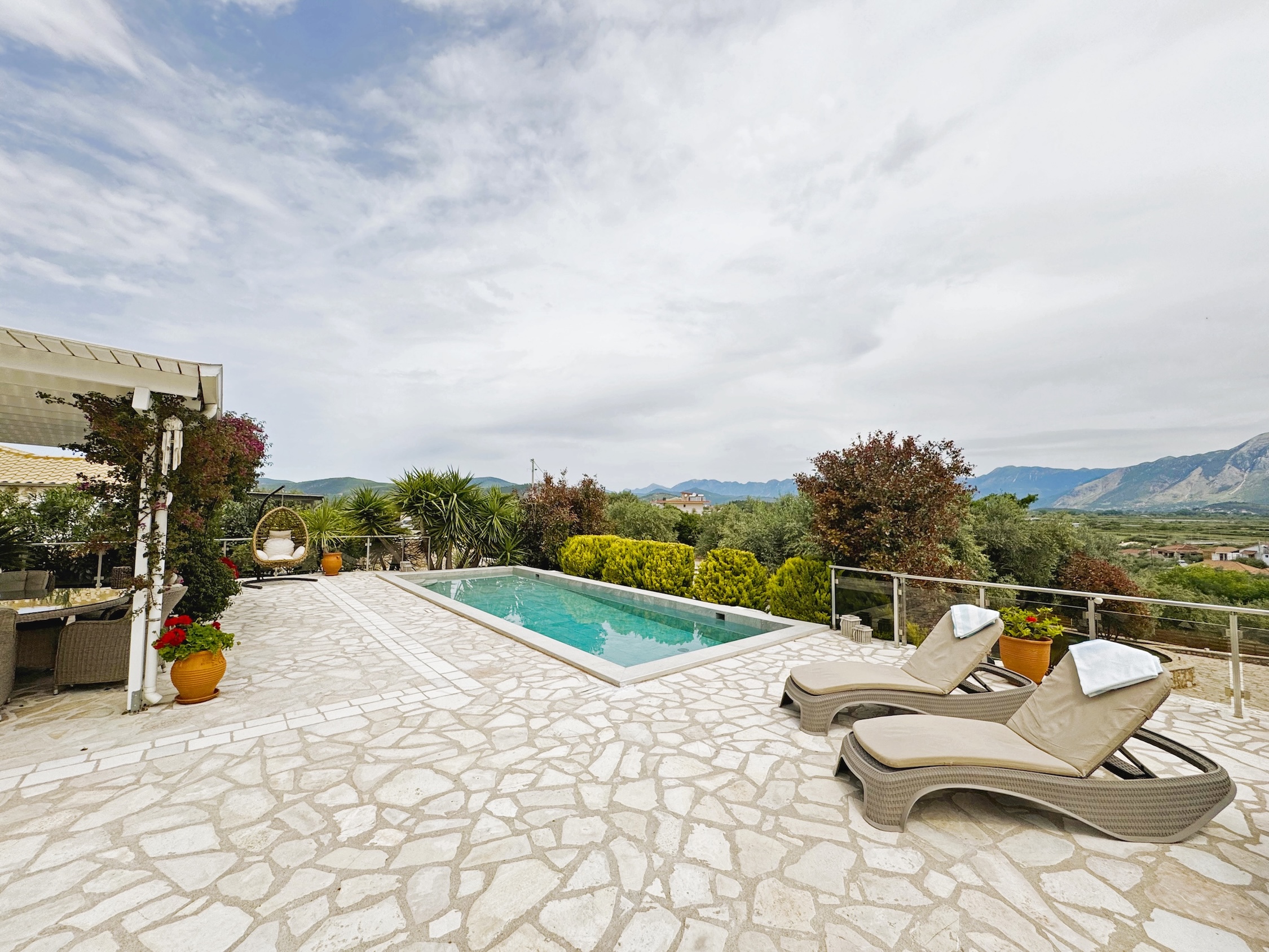 Villa in Central Greece - Image 2