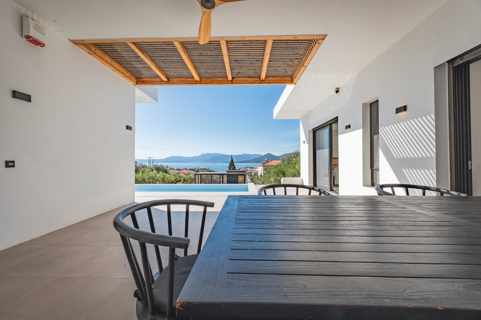 Villa in Central Greece - Image 3