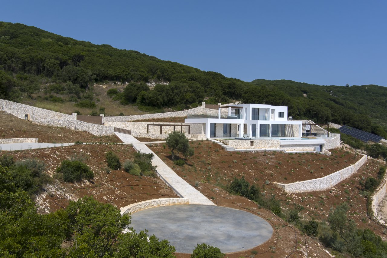 Villa in Volimai - view 1