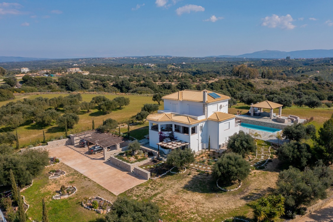 Villa in Tapia - view 1