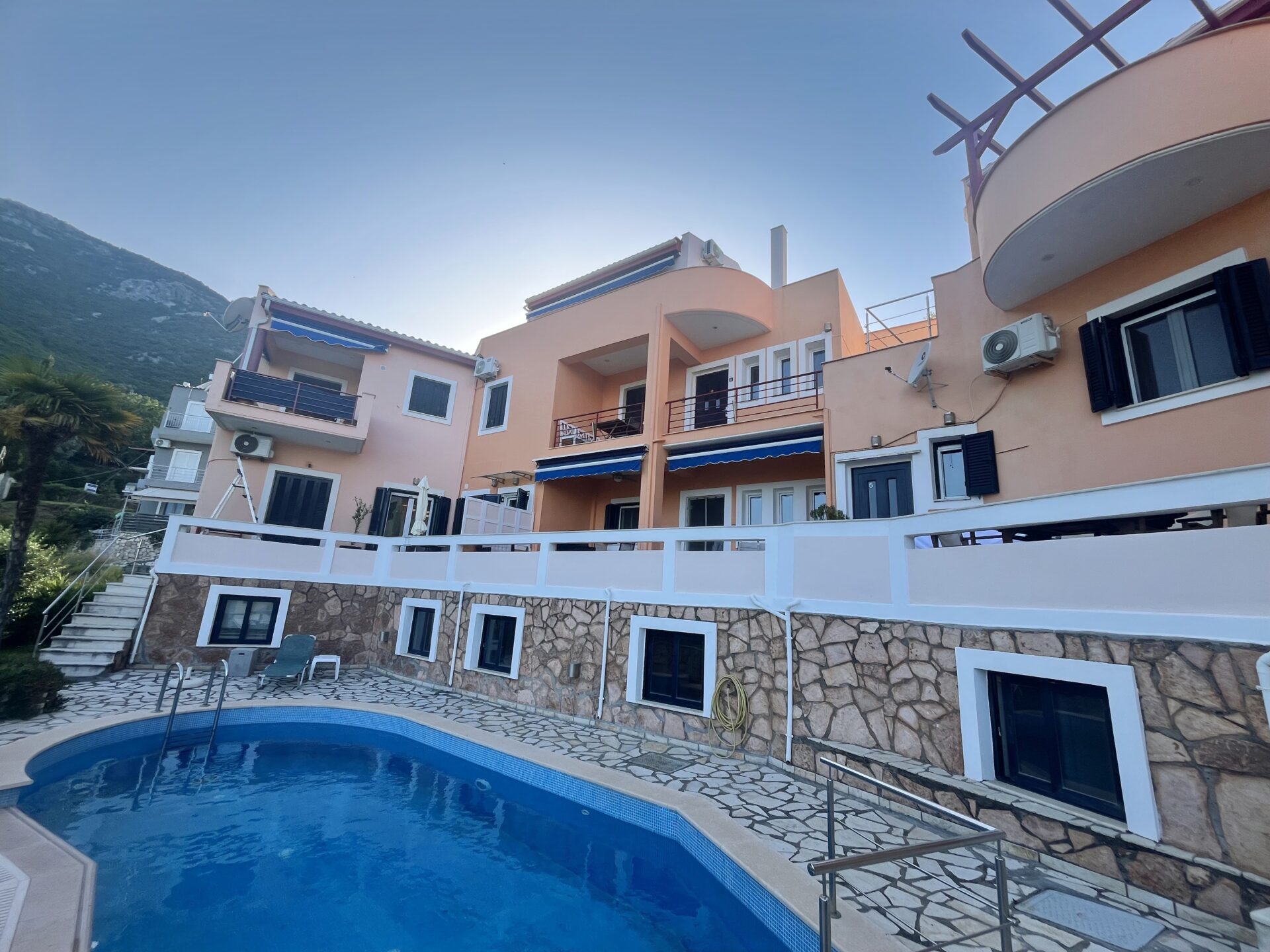 Apartment in Nikiana - view 1