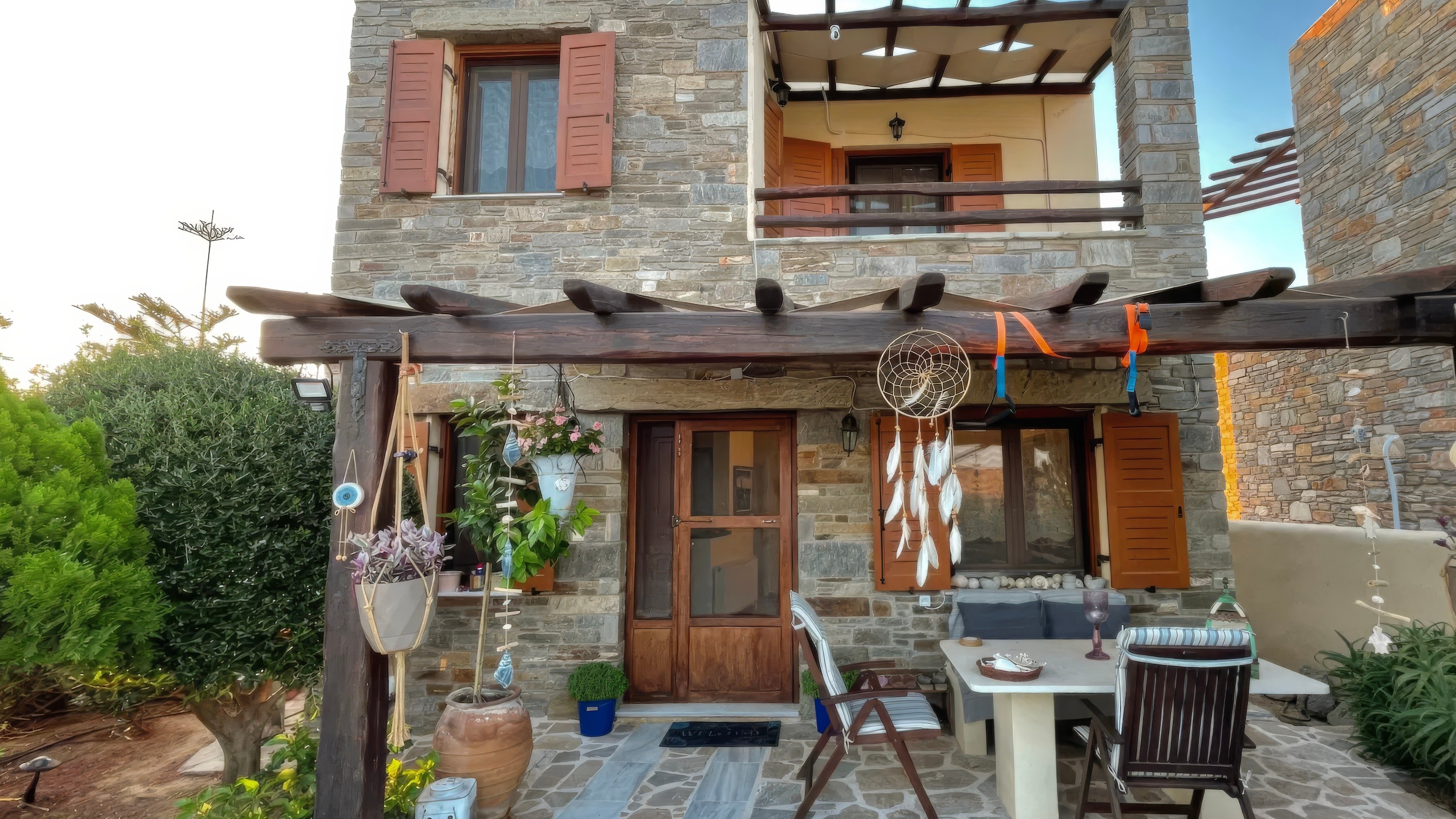 Villa in Megas Gialos - view 1