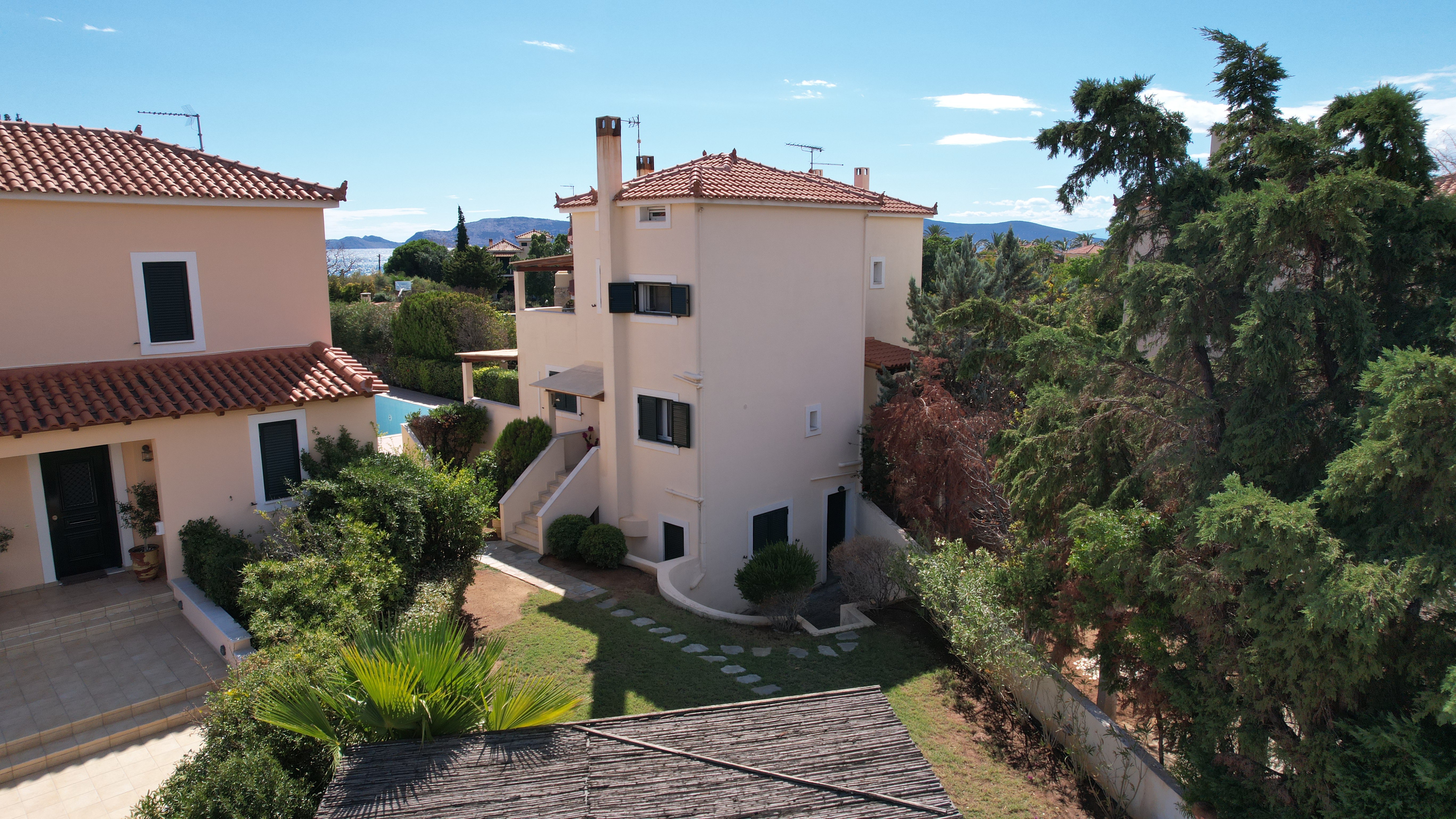 Villa in Plepi - view 1