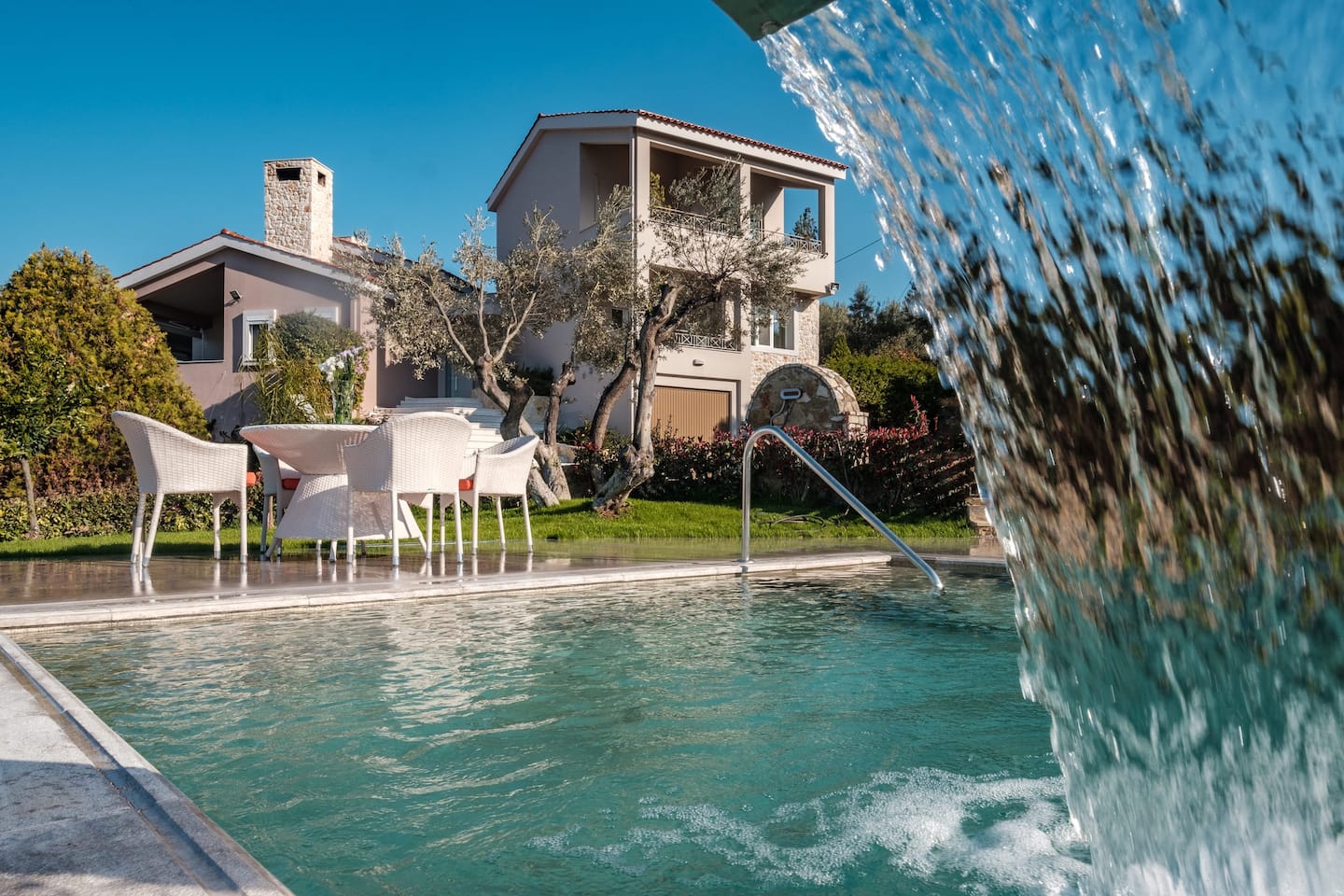 Villa in Aria - view 1