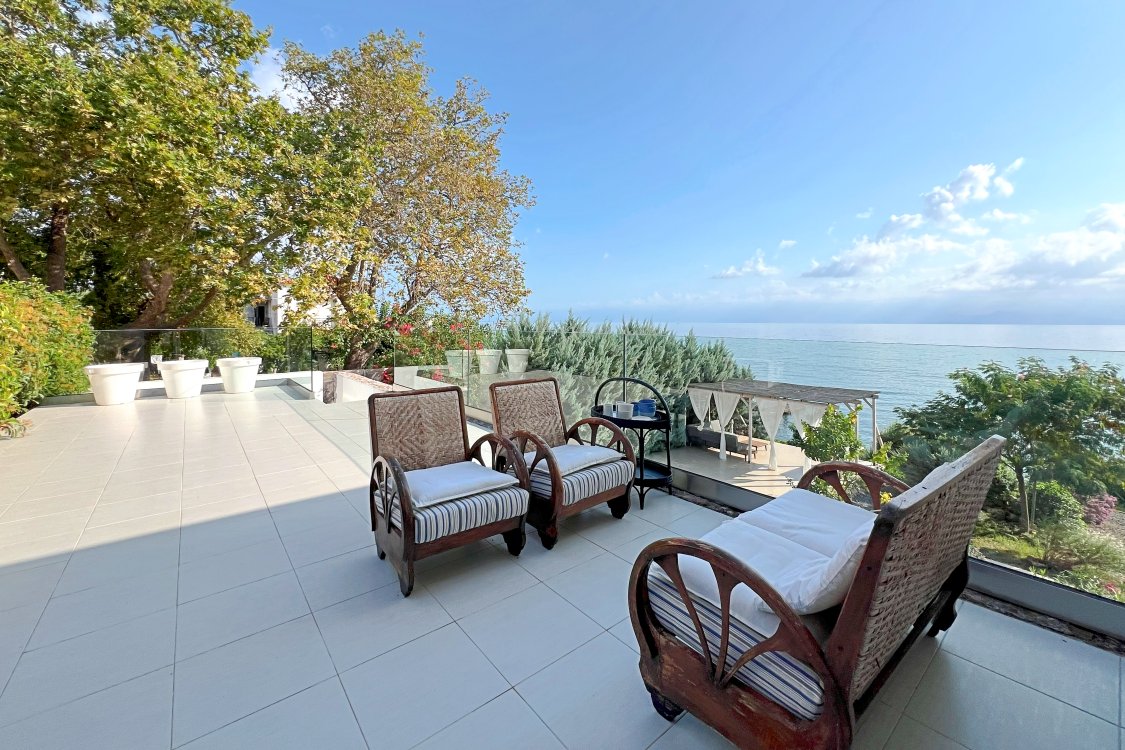 Elxis-At-Home-In-Greece_Waterfront_Modern_Villa_Nea-Koroni_17