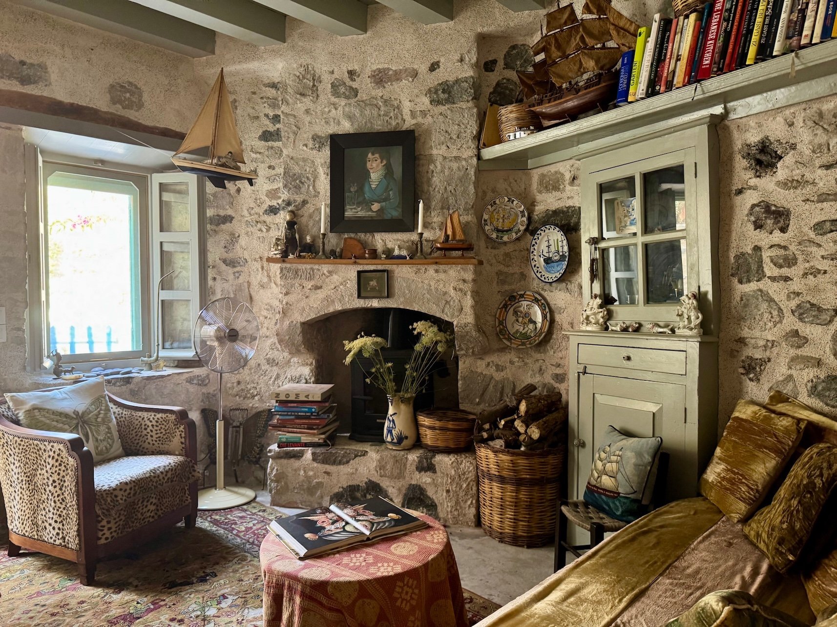 Elxis-At-Home-in-Greece_Artists-Retreat-Nisyros_53