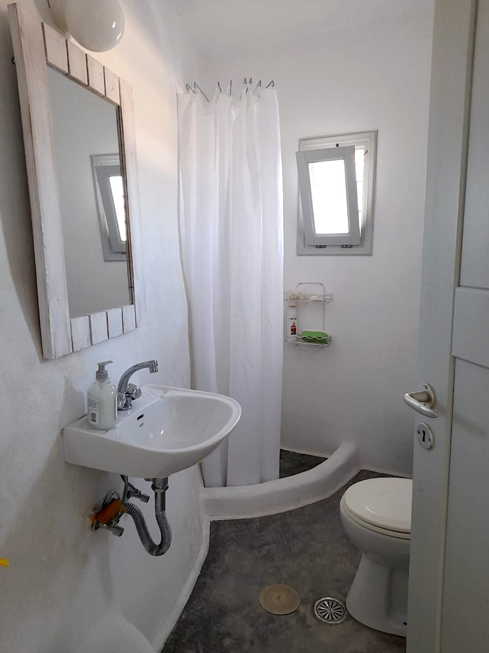 Elxis-at-Home-in-Greece_Sikinos-Cycladic-Home35