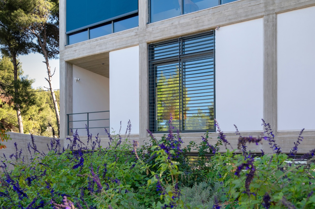 Residence in Ekali | Landscaping by Eleni Tsirintani