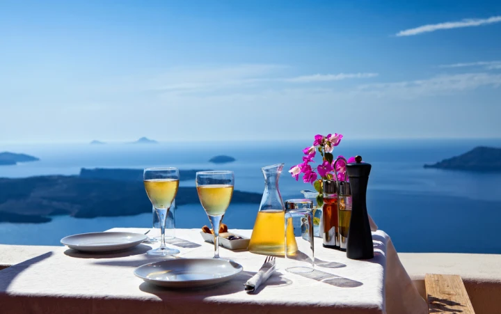 Table for 2 in Santorini
