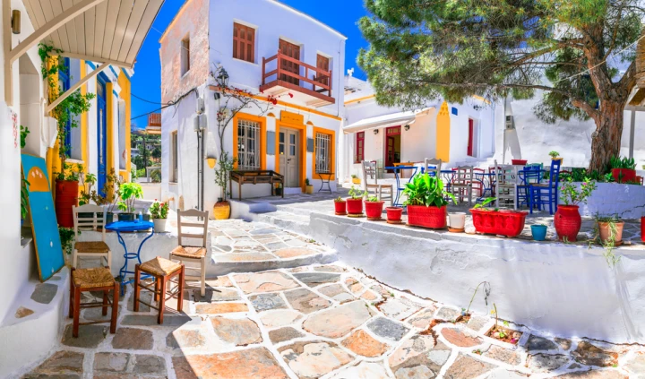 Lefkes Town