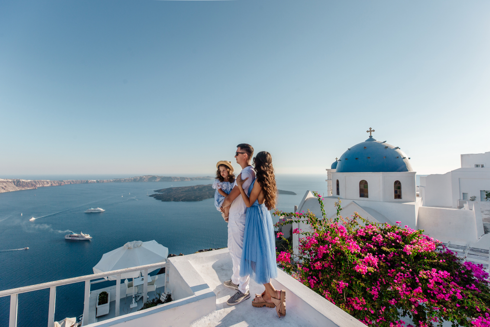 Glückliche Familie im Urlaub in Griechenland